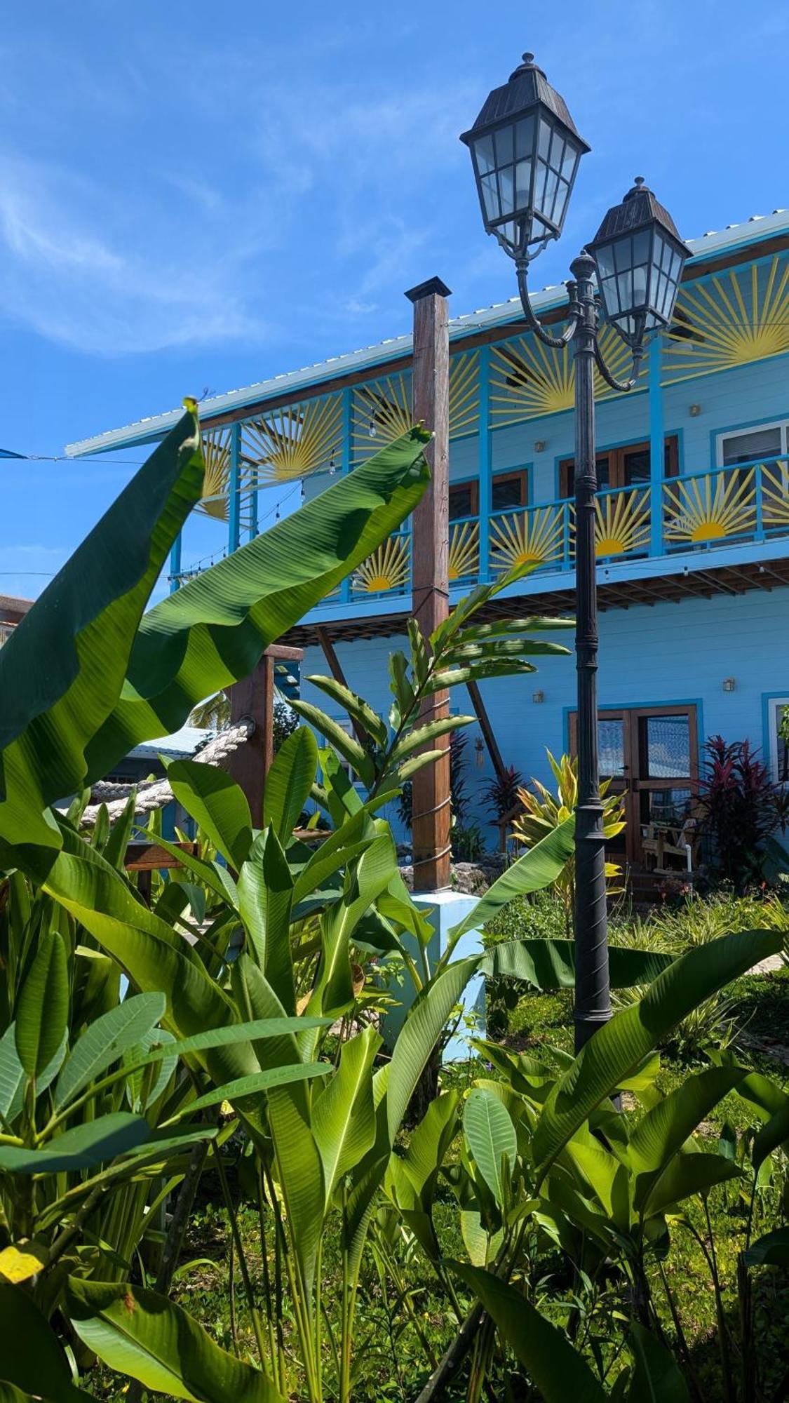 Pachamama Bay Club Hotel Bocas del Toro Exterior photo