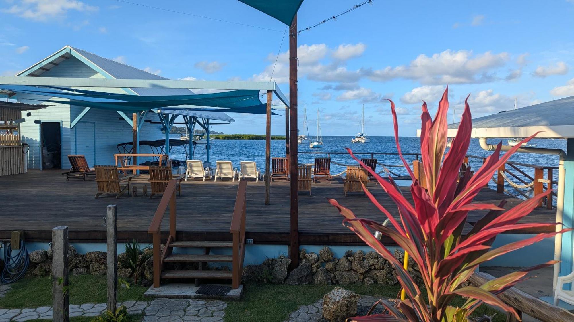 Pachamama Bay Club Hotel Bocas del Toro Exterior photo